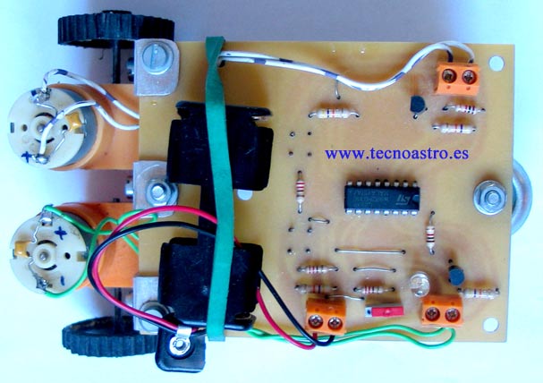 Circuito impreso del  robot rastreador con L293B